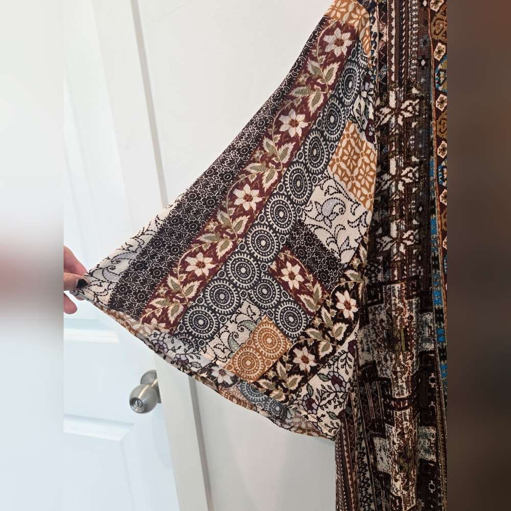 Buckle Sterling & Stitch Southwestern Bohemian Kimono. Multicolor. Size Medium. - Picture 7 of 11